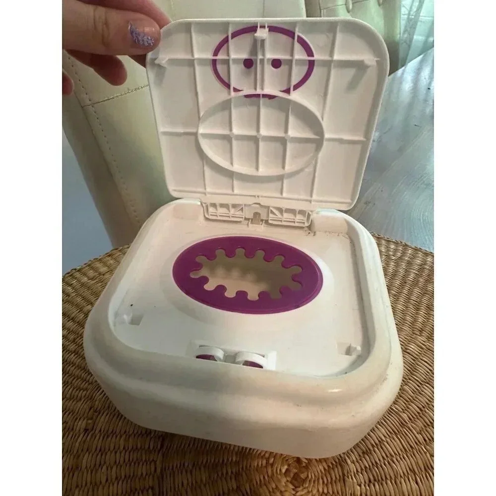 Kandoo Wipes plastic container
